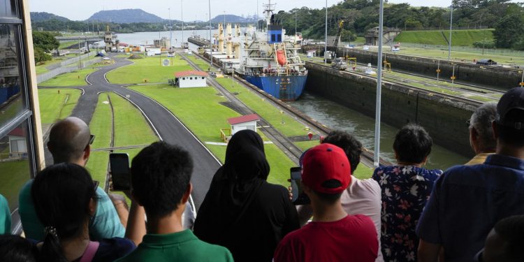 IZABRAO VELEPOSLANIKA Trump želi povratak Panamskog kanala SAD-u: ‘Potkradaju nas u nezamislivim razmjerima’ | NACIONAL.HR