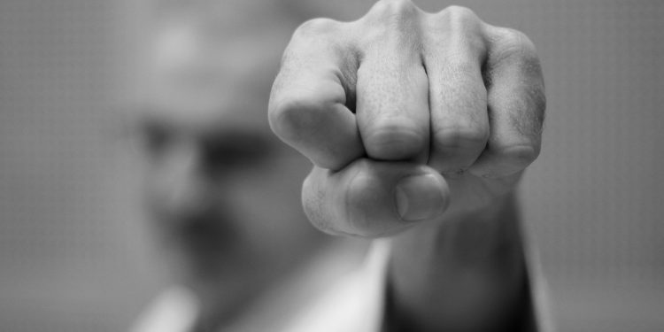 POBJEGAO U BIH Osječki poduzetnik pozvao novinara na razgovor pa ga brutalno pretukao | NACIONAL.HR