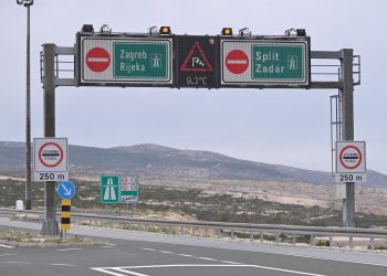HAK Zbog olujnog vjetra zatvorena A1 između Svetog Roka i Posedarja | NACIONAL.HR