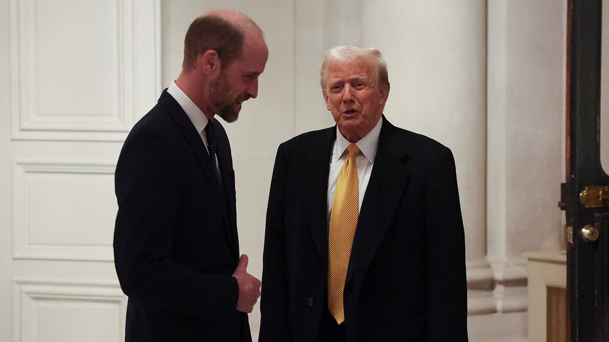 Trump i princ William razgovaraju u britanskom veleposlanstvu
