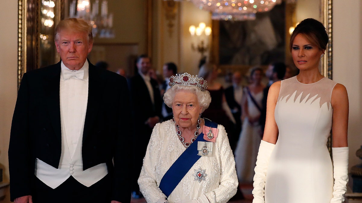 Predsjednik Trump i prva dama Melania Trump s kraljicom Elizabetom 2019.