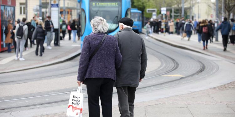 KAKO TO? U Hrvatskoj je zadovoljno 81 posto građana, a više od 50 posto ima financijskih problema | NACIONAL.HR