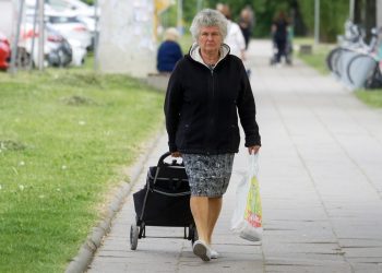 STROŽI UVJETI Žene će od 2025. kasnije odlaziti u mirovinu. Evo što se sve mijenja | NACIONAL.HR