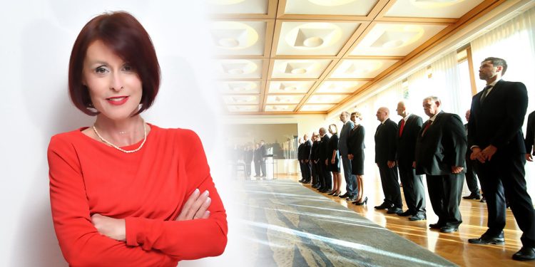 OTROVNA POLITIKA Ustavnosudačko pripetavanje