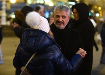 ‘POKLON GRAĐANIMA’ Tokić Kartelo doveo Gazde na Trg bana Jelačića i zaplesao sa ženom | NACIONAL.HR