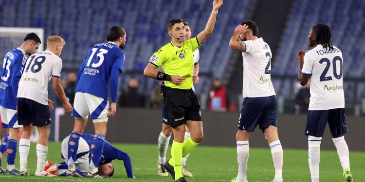 ISPRIČAO SE NAVIJAČIMA Pomračenje uma igrača Lazija, dobio dva žuta kartona u samo 55 sekundi | NACIONAL.HR