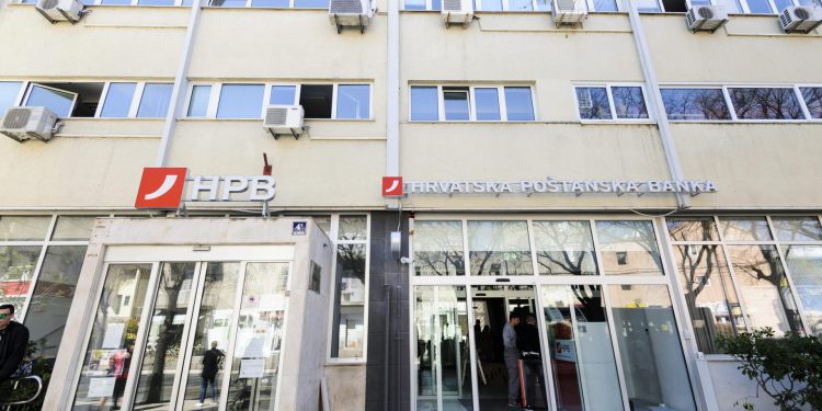 Banka brojnih Šibenčana uvodi ‘revoluciju‘: Imamo izračun, evo koliko će vas stajati rata na kredit od 120.000 eura