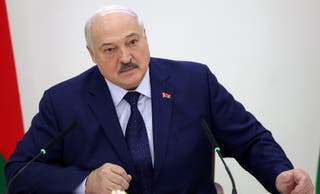 Bjeloruski predsjednik Aleksandar Lukashenko prisustvovao je konferenciji za novinare nakon što je glasao na predsjedničkim izborima