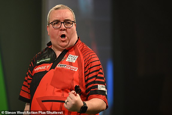 Mandatory Credit: Photo by Simon West/Action Plus/Shutterstock (15047245ep) Stephen Bunting celebrates as he wins a set during his fourth round match with Luke Woodhouse; 30th December 2024, Alexandra Palace, London, England; 2024/25 PDC Paddy Power World Darts Championships Day 13. PDC World Darts Championship, Day 13, London, UK - 30 Dec 2024
