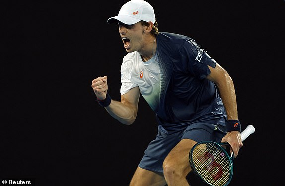 Tennis - Australian Open - Melbourne Park, Melbourne, Australia - January 14, 2025 Australia's Alex de Minaur reacts during his first round match against Netherlands' Botic van de Zandschulp REUTERS/Francis Mascarenhas