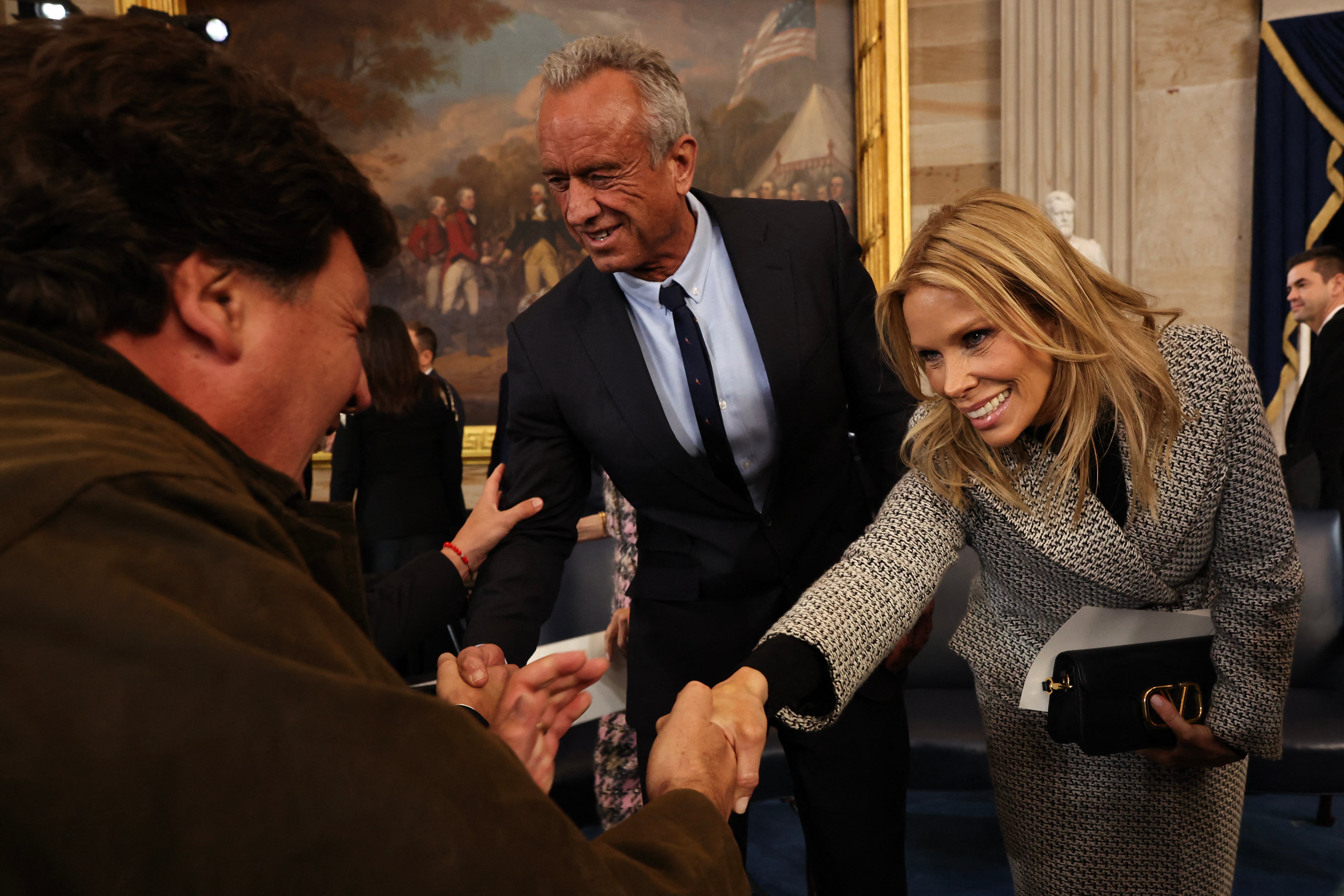 Američki tajnik za zdravstvo i ljudske usluge, Robert F. Kennedy Jr. i njegova supruga Cheryl Hines, krenuli su na zaključak ceremonije inauguracije u kojoj se predsjednik Donald Trump zakleo kao 47. američki predsjednik u američkom kapitolu Rotunda u Washingtonu, DC, na 20. siječnja 2025.