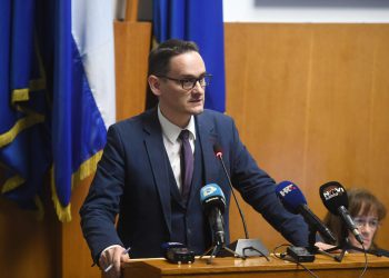 Vučetić: Niko me još nije zvao da sazovem izvanrednu sjednicu, a da Vlada RH raspusti Gradsko vijeće, to bi bilo na razini satire