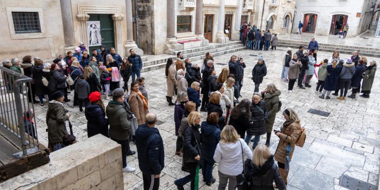 Slobodna Dalmacija – Budite jedan dan turist u vlastitom gradu; splitski vodiči pozivaju građane na besplatne ture, prva je već u nedjelju…