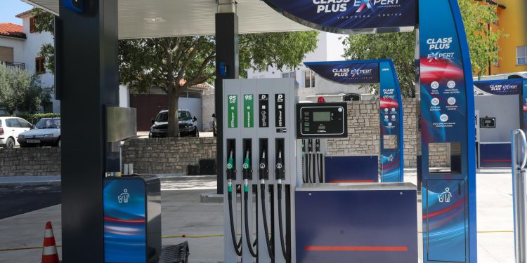 Dobre vijesti za Šibenčane koji rade u ovoj kompaniji: Većini će plaće rasti do 10 posto, a nekima i 18 posto
