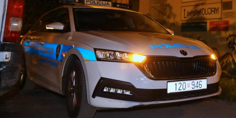 Slobodna Dalmacija – Policija u Trogiru zaustavila muškarca na motoru. Kad su shvatili s kim imaju posla otpratili su ga u zatvor!