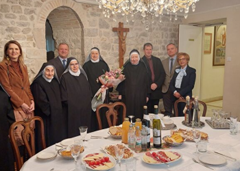 Tradicionalni posjet benediktinkama: Dukić s pročelnicima kod Časne Majke Anastazije Čizmin