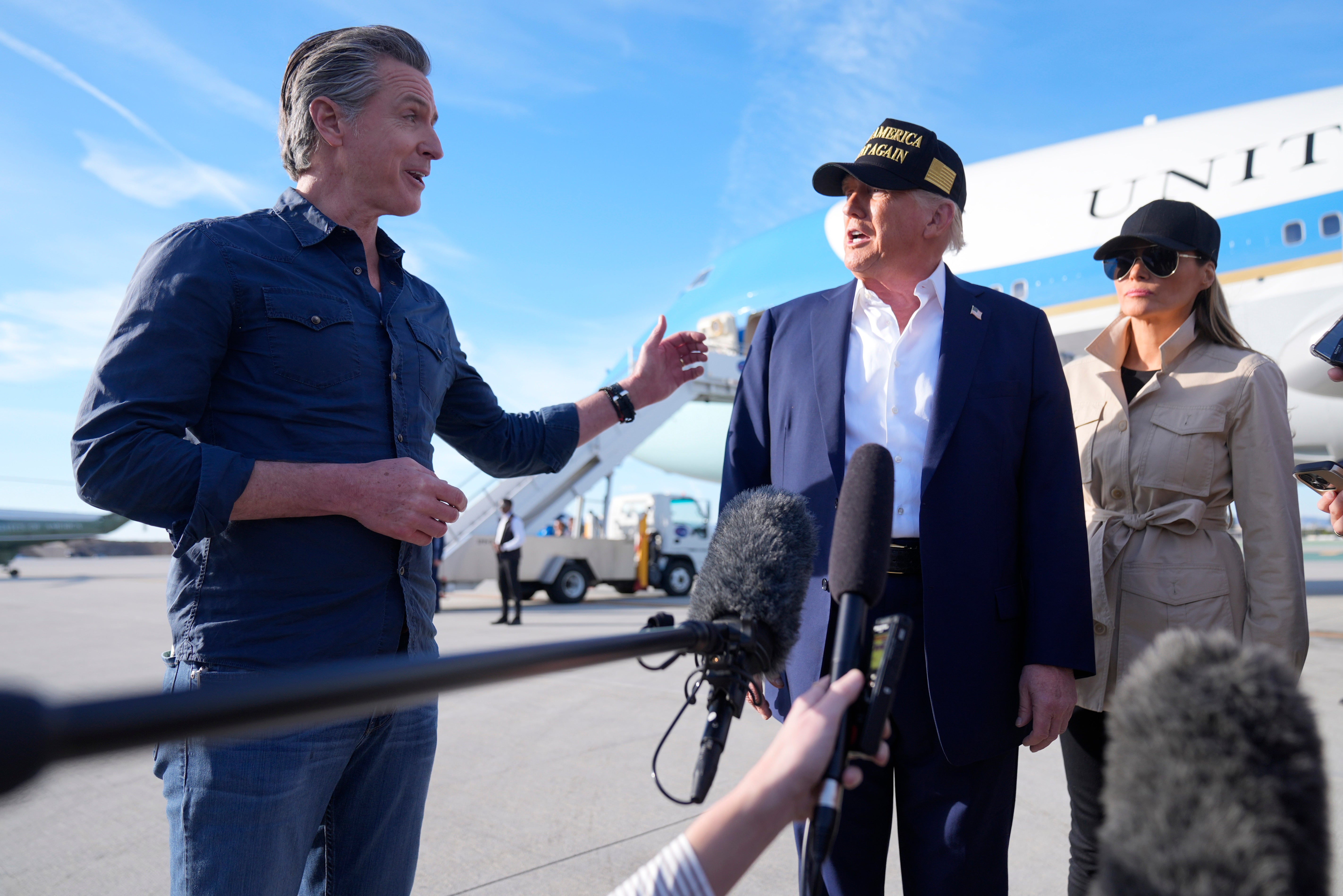 Unatoč prethodnim napetostima između muškaraca, guverner Kalifornije zahvalio je Trumpu na posjetu, rekavši da je