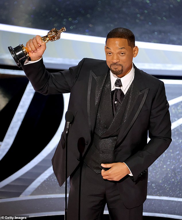Postoji sve veća zabrinutost da bi nastavak blistave ceremonije dodjele Oscara 2025. mogao biti promatran kao gluh s obzirom na nedavno uništenje; Will Smith viđen kako prihvaća Oscara 2022