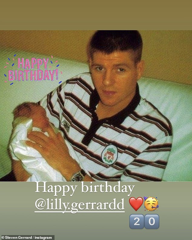 Slavni nogometaš koji je postao menadžer objavio je povratnu fotografiju sebe i Lilly kao bebe na njezin 20. rođendan 2024.