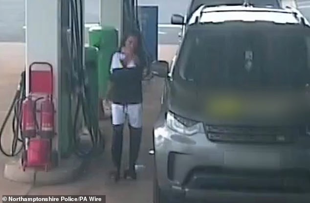 Bivša glamurozna manekenka je prošlog ožujka također dobila kaznu od 880 funti jer je vozila Range Rover na obilaznici A14 u Ketteringu, Northamptonshire, bez osiguranja ili važeće vozačke dozvole