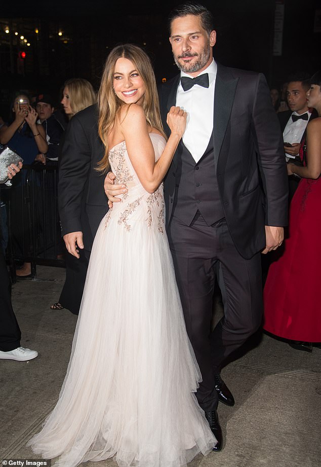 Justin je prvi dečko za kojeg se zna da je Sofia imala od raspada njezina braka s Magic Mikeom Joeom Manganiellom 2023.; Sofia i Joe viđeni 2015