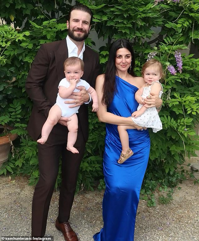 Seoska zvijezda i Fowler već su roditelji kćeri Lucy, dvoje i sina Lowryja - koji je u svijetu bio dočekan 2023. godine