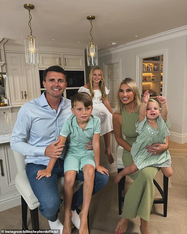Troje djece Billie i Grega, Nelly, 10, Arthur, sedam, i Margot, 21 mjesec, odrasli su na reality TV-u od rođenja