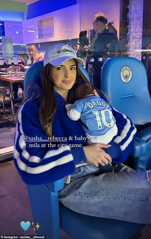 Mjesecima nakon što su dočekali njihovu djevojčicu, Sasha i Mila izašli su u znak podrške Jacku dok je Manchester City igrao Spurs