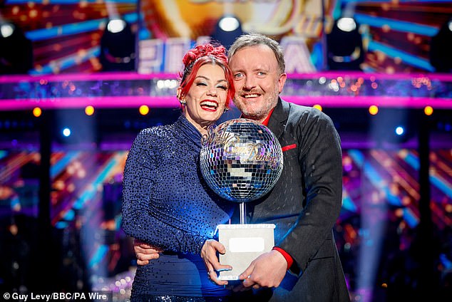 Još u prosincu, Chris je ušao u povijest Strictly Come Dancinga postavši prvi slijepi natjecatelj koji je osvojio željeni trofej svjetlucave kuglice