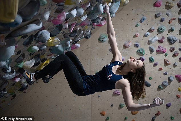 Tinejdžer ima iskustva i u boulderingu iu brzom penjanju, ali u potonjem stvara valove