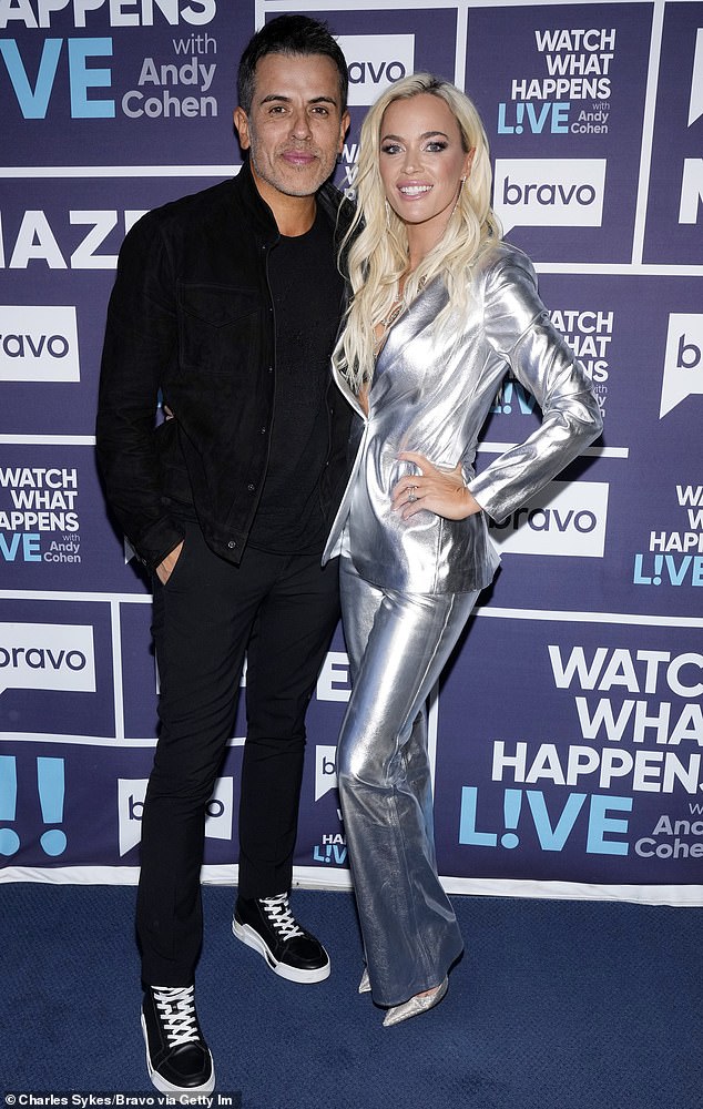 Prošli mjesec, izvor je za Us Weekly rekao da su Teddi i Edwin bili na terapiji za parove 'godinama' prije nego što su objavili da se rastaju; viđen 2023