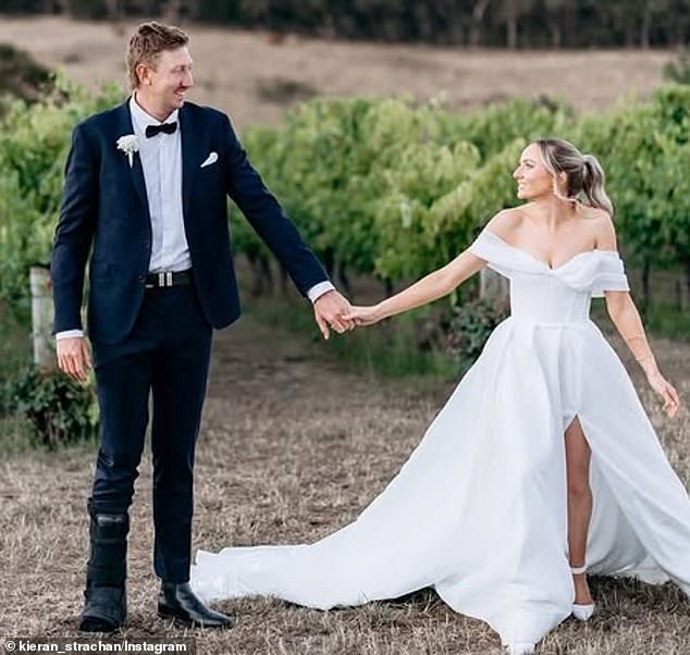 Zaljubljeni golupčići potvrdili su radosnu vijest zajedničkom objavom na Instagramu uz fotografiju sa ceremonije