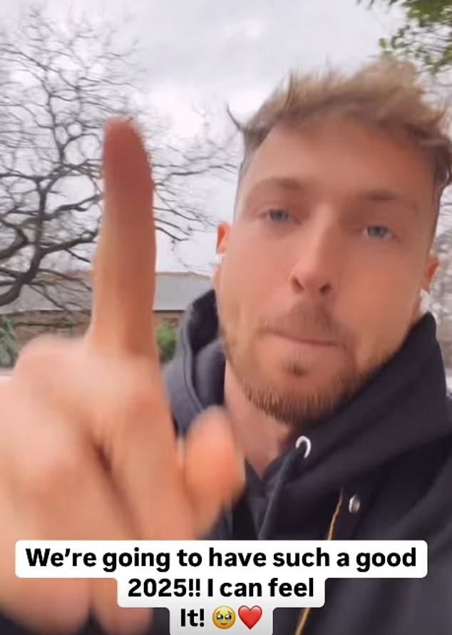 Sam je bio u veselom raspoloženju dok je dijelio svoju prvu objavu na Instagramu otkako su se u srijedu ujutro pojavile vijesti o njihovom razdvajanju.