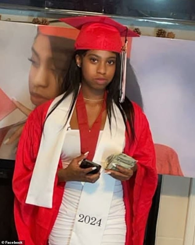 Ni'kyra Cheyenne Dedeaux, 18, također je izgubila život u napadu