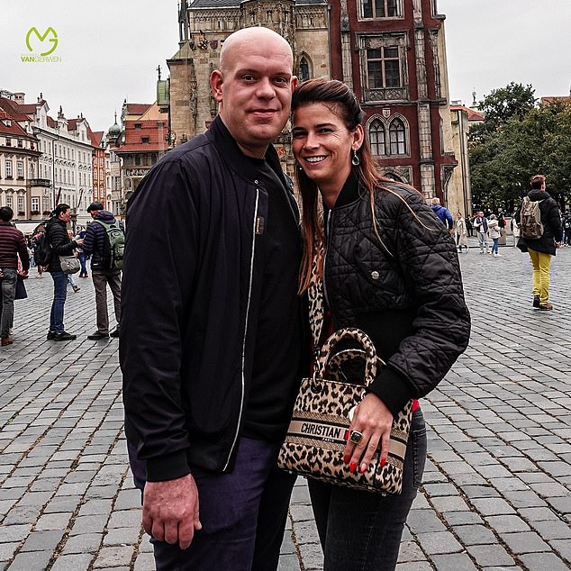 Van Gerwen se 2014. oženio svojom ljubavi iz djetinjstva Daphne i imaju dvoje djece