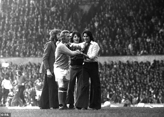 Njegov je gol zapečatio pobjedu od 1-0 nad svojom starom momčadi 27. travnja 1974., na dan kada je Man United ispao iz lige