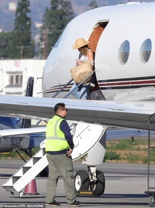 Jason i Amanda bili su među samo 70 odabranih gostiju pozvanih na tajno vjenčanje Jennifer i Justina u njihovu domu na Bel Airu