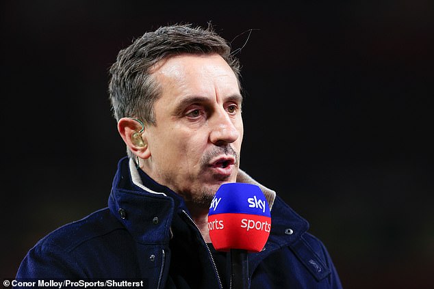 Gary Neville ustvrdio je da je engleski reprezentativac, kojem na ljeto ističe ugovor s Anfielda, nedovoljno cijenjen u ovoj zemlji