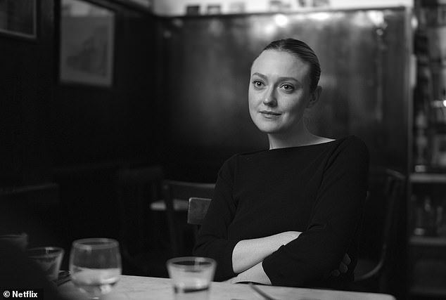 Dakota je nominirana za najbolju sporednu izvedbu u seriji za svoju ulogu bogate socijalistice Marge Sherwood u Netflixovoj seriji Ripley