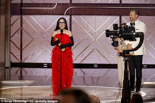 Još jedan veliki pobjednik u nedjelju bio je klijent UTA-e Ali Wong, koji je kući odnio najbolju izvedbu u stand-up komediji na TV-u za svoj Netflixov specijal Single Lady