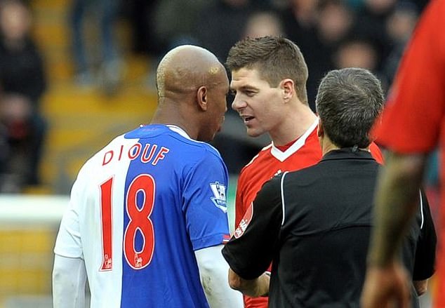 Diouf i kapetan Liverpoola Steven Gerrard zamalo su se potukli u prekidu predsezonske utakmice