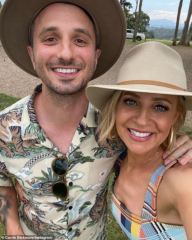 Glasine da će se Carrie Bickmore i njezin radijski suvoditelj Tommy Little (na slici) pojaviti u 11. sezoni I'm A Celebrity! Get Me Outta Here službeno su stavljeni u krevet u nedjelju, budući da se dvojac nije pojavio u južnoafričkoj džungli