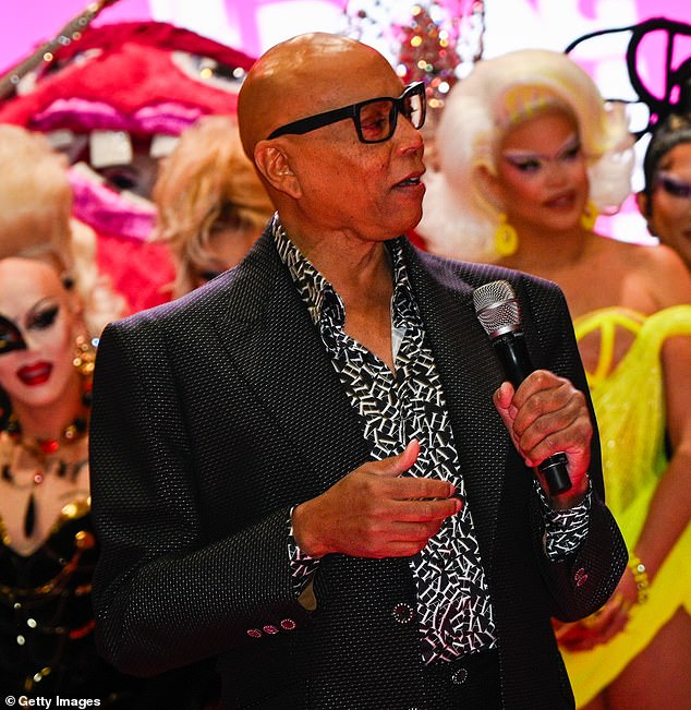 RuPaul je prekinuo svoju šutnju u javnosti prvi put nakon smrti The Vivienne kada je u petak otvorio DragCon UK u ExCel Londonu