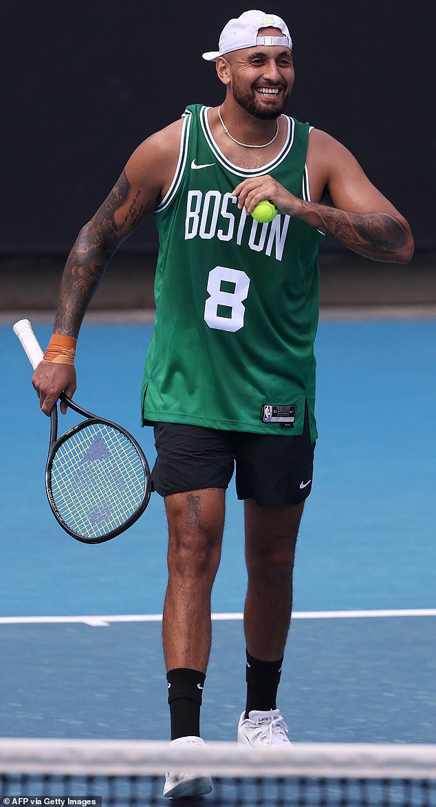 Neki ljubitelji tenisa vjeruju da je Kyrgios protraćen talent, drugi se ne mogu zasititi njegove drskosti