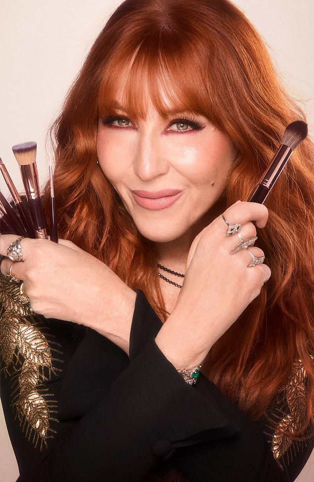 Kate je dugogodišnji model za šminku Charlotte Tilbury. Dvije su žene prijateljice otkad su se upoznale s 19 godina na snimanju časopisa 1990-ih, a Kate je čak i kuma Charlotteinoj djeci