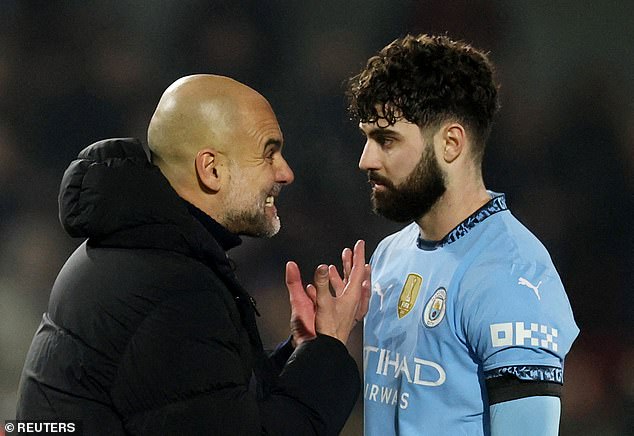 Guardiola je također viđen u, čini se, žestokom razgovoru s Joškom Gvardiolom