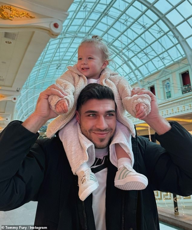 Tommyjeva veza ubrzo je počela trpjeti, ali on je inzistirao na tome da nikada nije varao Molly i također je zadržao blisku vezu s Bambijem tijekom mračnog razdoblja