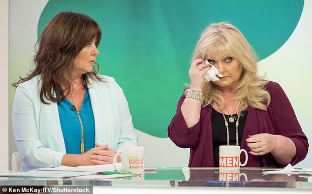 Linda je bila redovita sudionica panela o Loose Women zajedno sa svojom sestrom Coleen, koja redovito vodi emisiju (na slici zajedno 2016.)