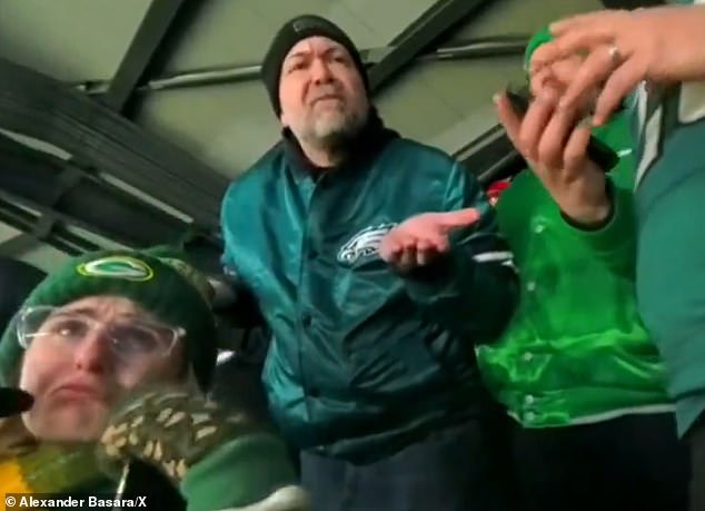 Verseov govor dolazi nekoliko dana nakon što je navijač Eaglesa otpušten s posla zbog gnusne tirade na utakmici