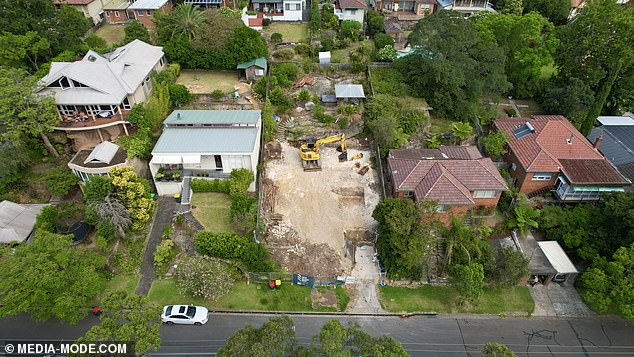 U ožujku 2024. Karl i Jasmine konačno su dobili odobrenje Vijeća Willoughbyja da nastave s obnovom nakon dugog natezanja svoje izvorne razvojne aplikacije